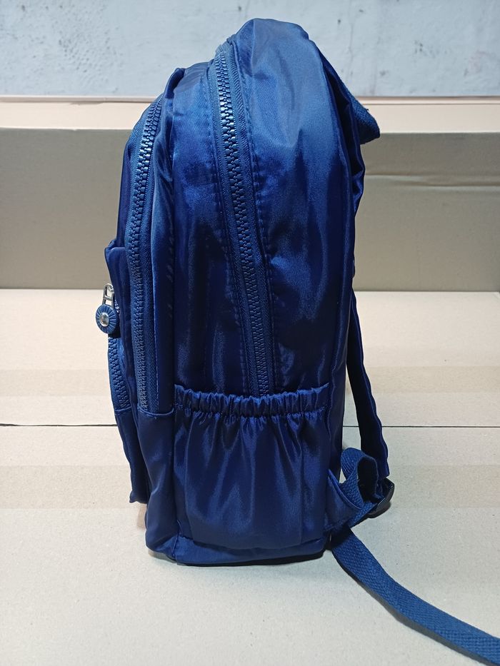 Sac à dos  blue marine en tissu satiné matelassé - photo numéro 2