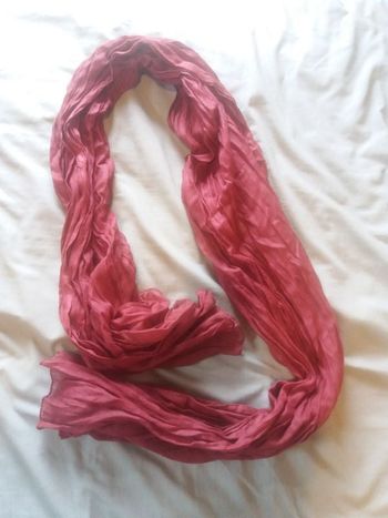 Echarpe rouge bordeau