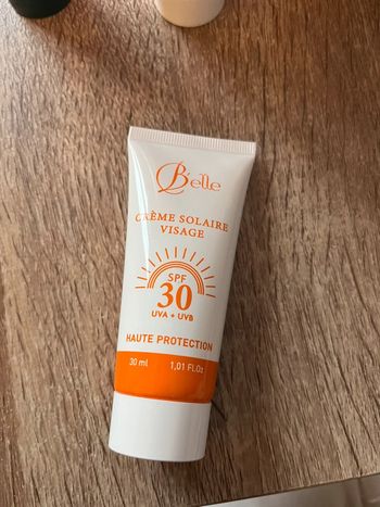 Crème solaire visage indice 30