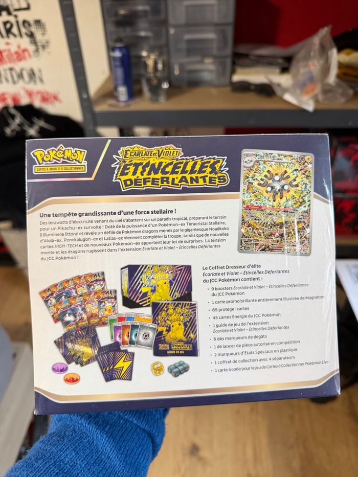 Etb Pokémon étincelles déferlante EV8 (défaut) - photo numéro 4