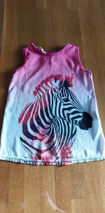 Jolie robe sans manches fantaisie bébé fille 9 mois