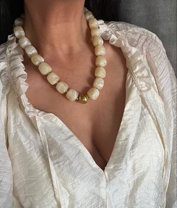 Collier perle blanc tendance doré 