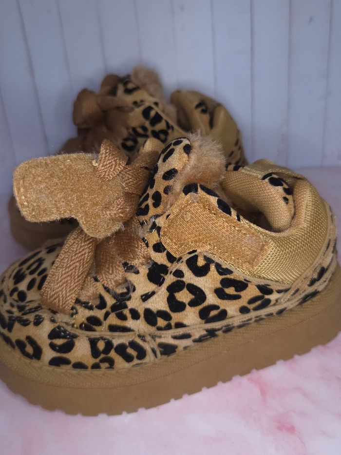 Baskets polaires filles léopard tendances - Taille 25 - NEUVES 🌟 - photo numéro 2