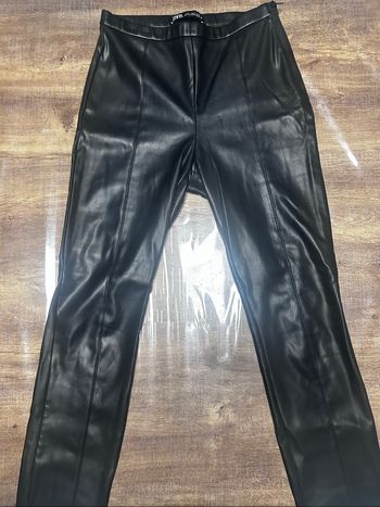 Jean pantalon en cuir Zara