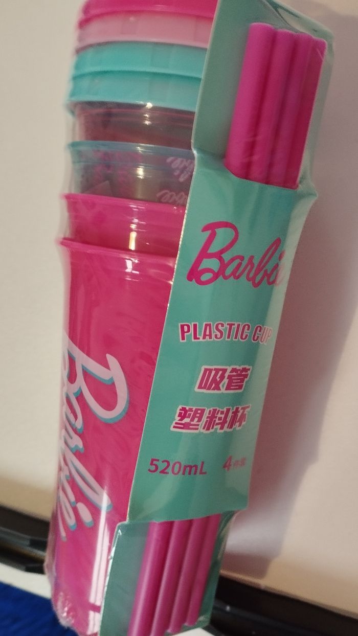 Lot de gobelets barbie neufs avec étiquette - photo numéro 2