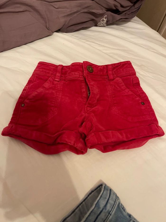 Lot de trois shorts 2 ans - photo numéro 4
