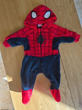 Pyjama combinaison spiderman marvel  3 mois