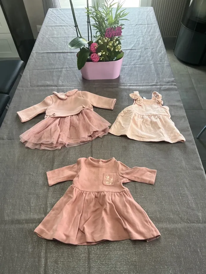 Lot de 3 robes taille 3 mois