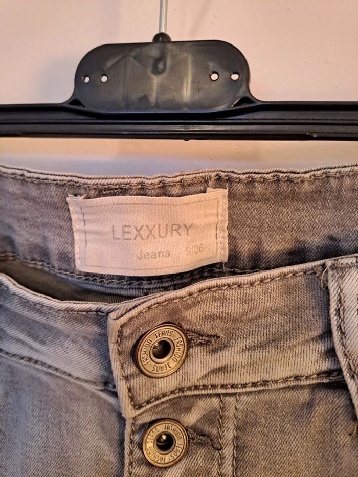 Pantalon gris clair - photo numéro 3