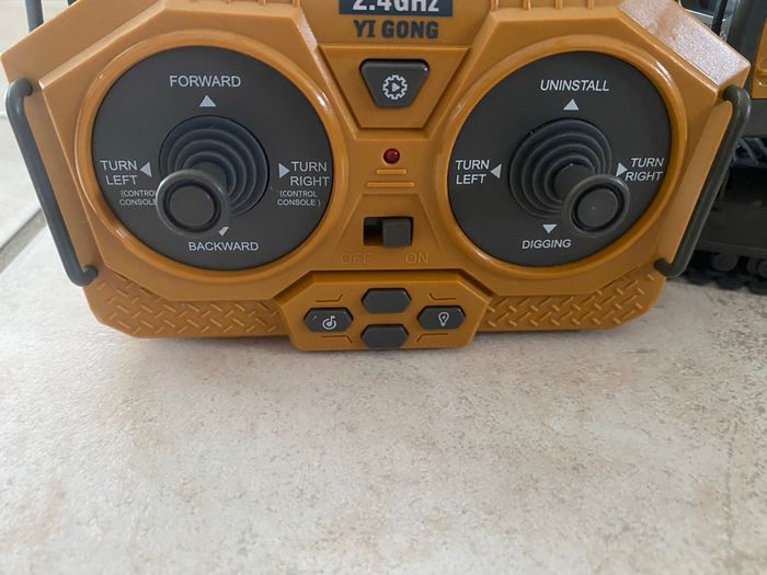 Pelleteuse telecommande avance recule tourne pivote bras articulé - photo numéro 6