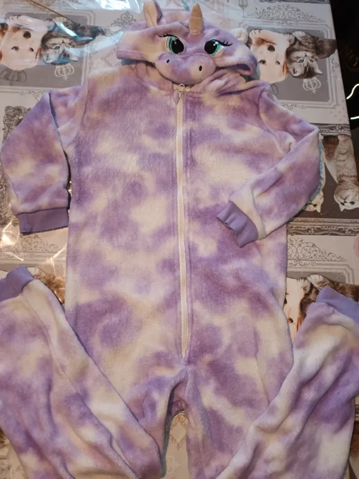 Pyjama licorne 9/10 ans