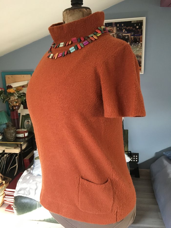 Pull manches courtes T3 autre ton