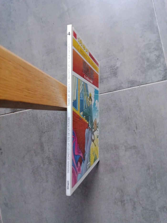 Livre BD - Indiana Jones et la cité de la foudre - photo numéro 3