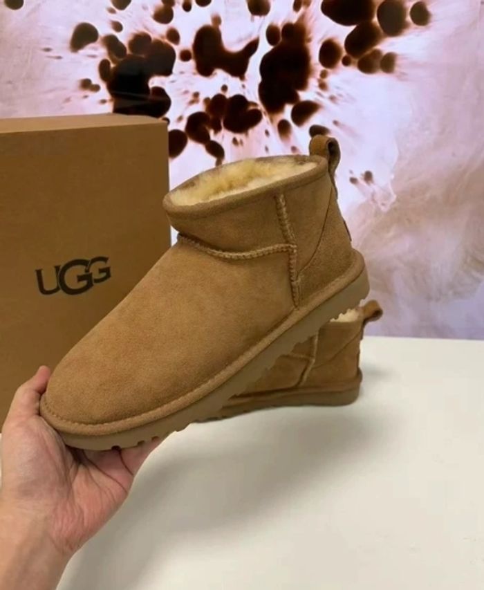 Bottes de neige UGG Mini, pointure 40 - photo numéro 5