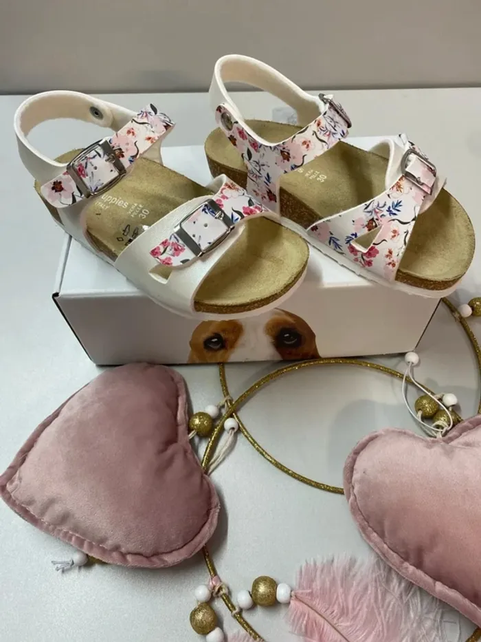 Sandales  fleuries fille (neuf) - Taille 30