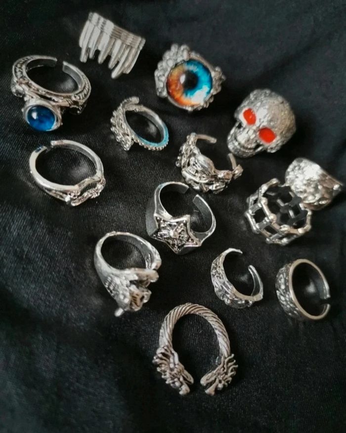 A27 Lot de 14 bagues gothic biker rétro chromé argenté tendance diverses taille.neuves