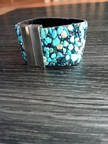 Bracelet manchette pierres turquoises