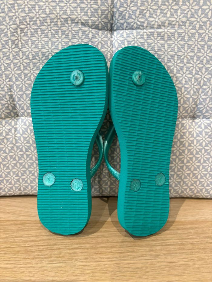 Paire de Claquettes "Turquoises" Pointure 29 / 30 - photo numéro 2