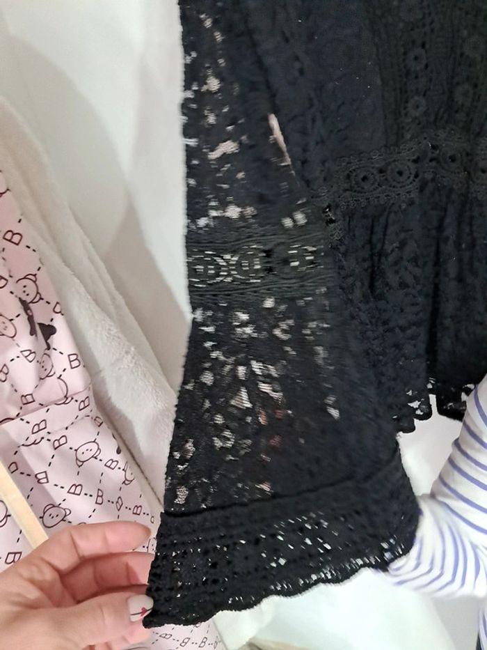 Haut femme à dentelle - photo numéro 2