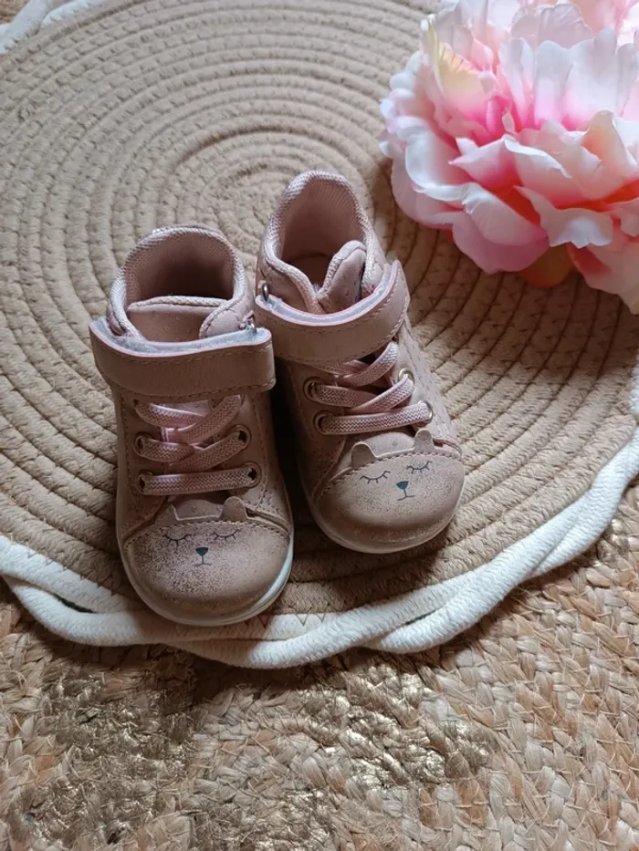 Chaussures bébé premier pas taille 19