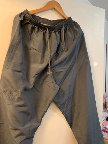 Trois pantalons muslum homme