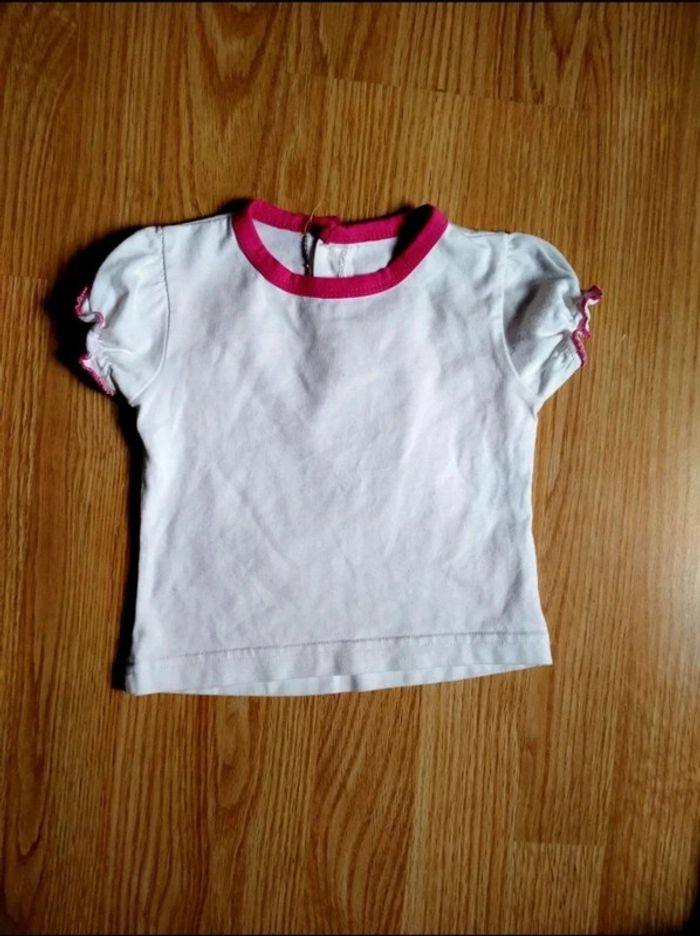 Lot de 4 tee shirt. Manches courtes. Bébé fille . Taille 18 mois - photo numéro 3