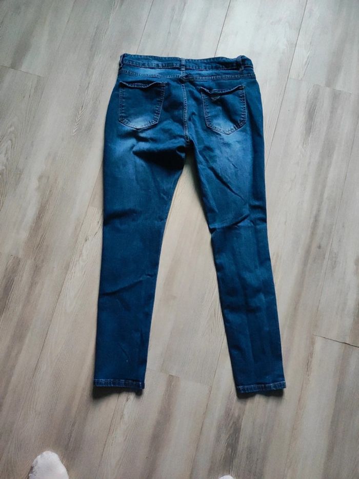 Jean effet troué - photo numéro 3