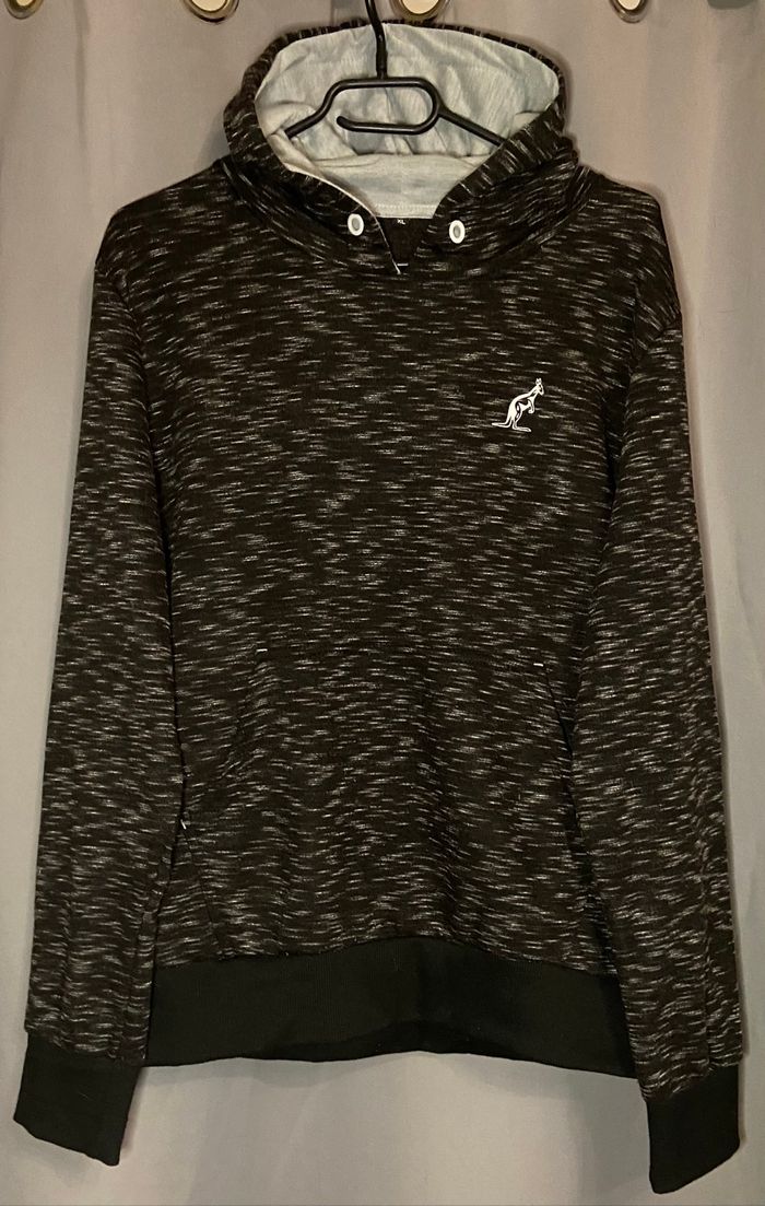 Pull à capuche »Auztralian »noir et blanc