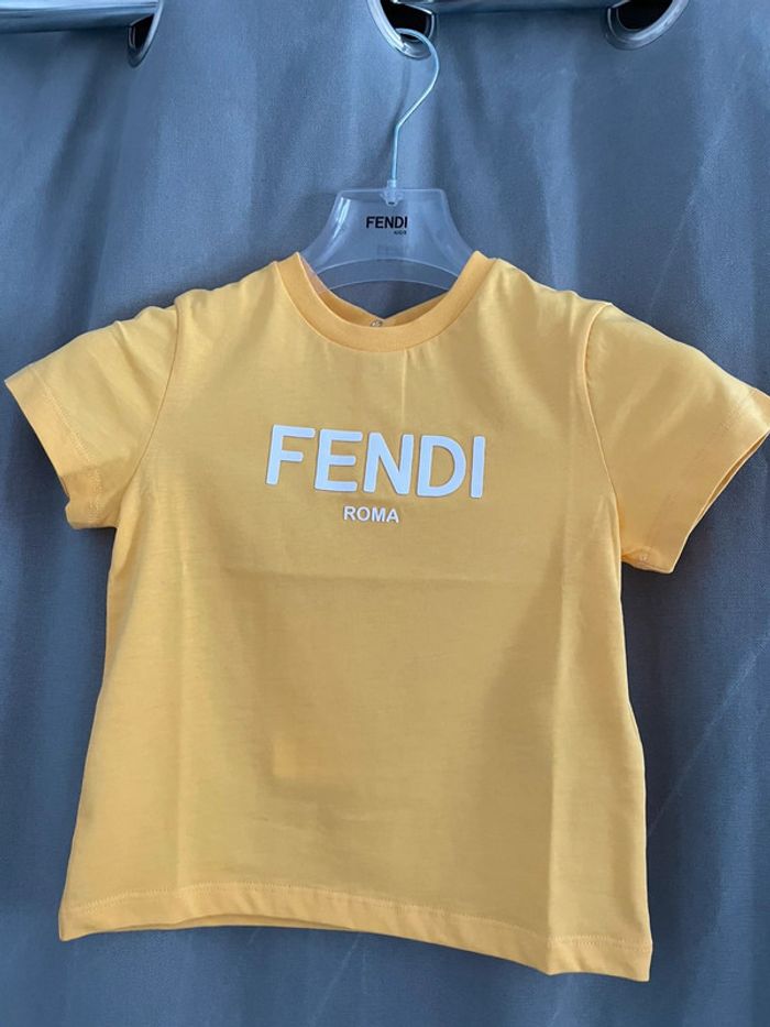 T-Shirt Fendi 18 mois