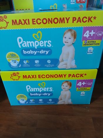Lot de 2 cartons maxi pack couches pampers T4 plus 