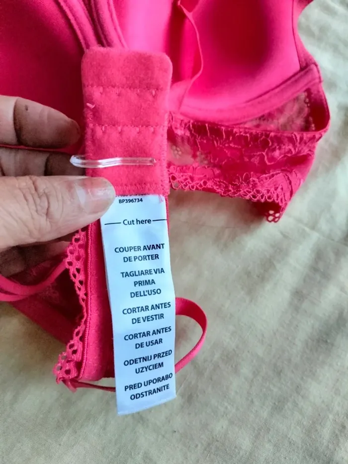 Soutien gorge neuf avec dentelle rose 90 B - photo numéro 8