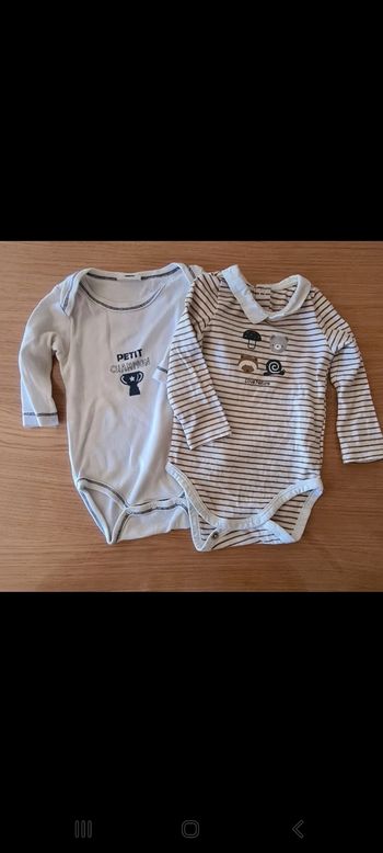 Lot de 2 bodies manches longues T.6mois