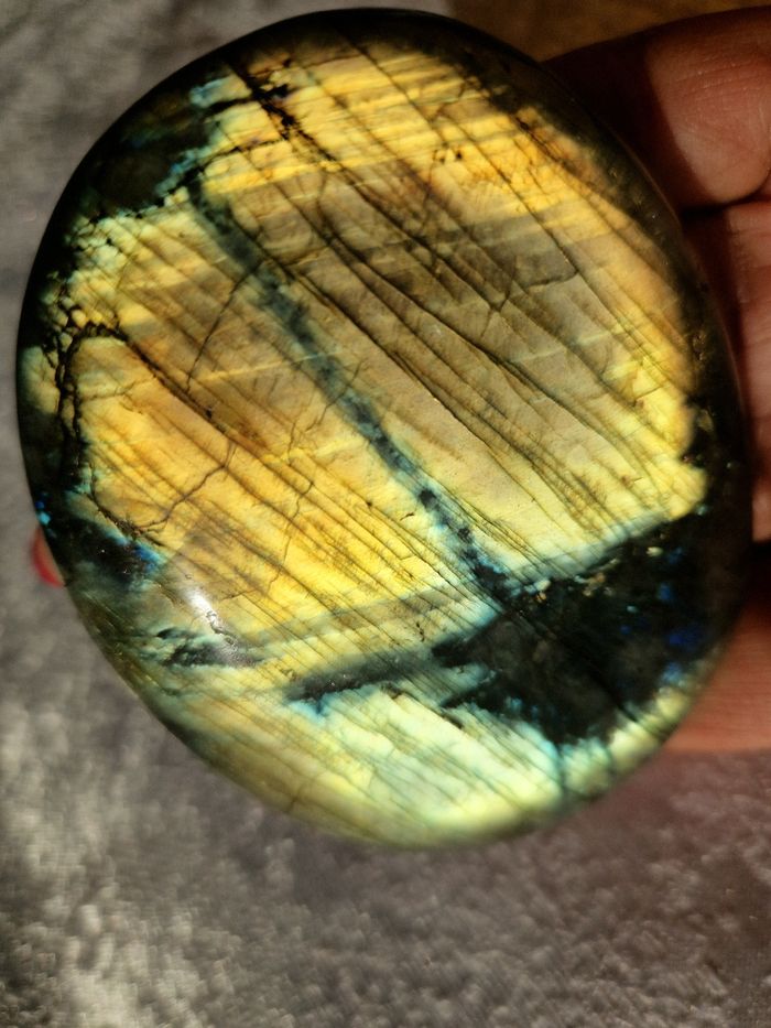 Labradorite galet de Madagascar 159g neuve - photo numéro 2