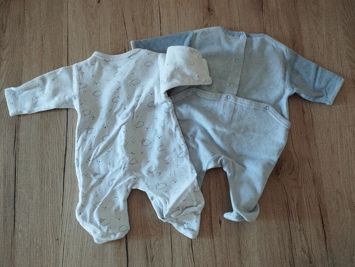 Lot pyjamas 1 mois - photo numéro 2