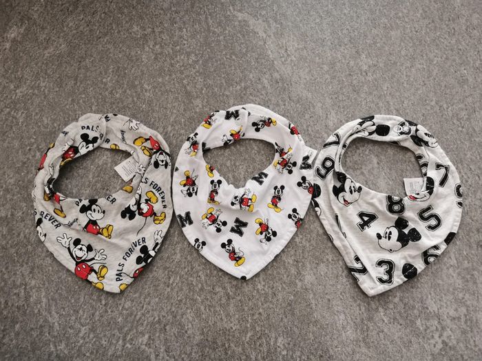 Lot bavoirs bébé garçon 0/6 mois Mickey neufs