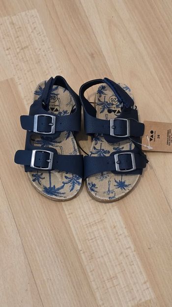 NEUVES 🏷💙🥰SUBLIMES sandales pointure 26 garçon 💙🥺