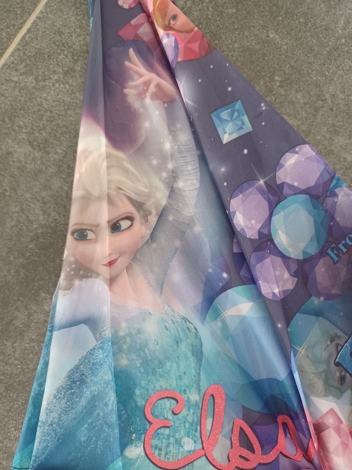 Parapluie la reine des neiges - photo numéro 3