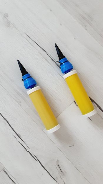 Lot de 2 gonfleurs de ballons manuel jaunes