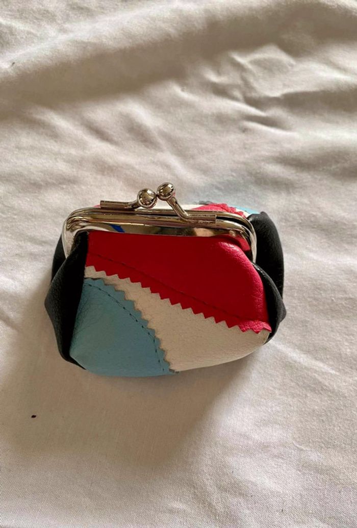 Bourse colorée neuve sans étiquette