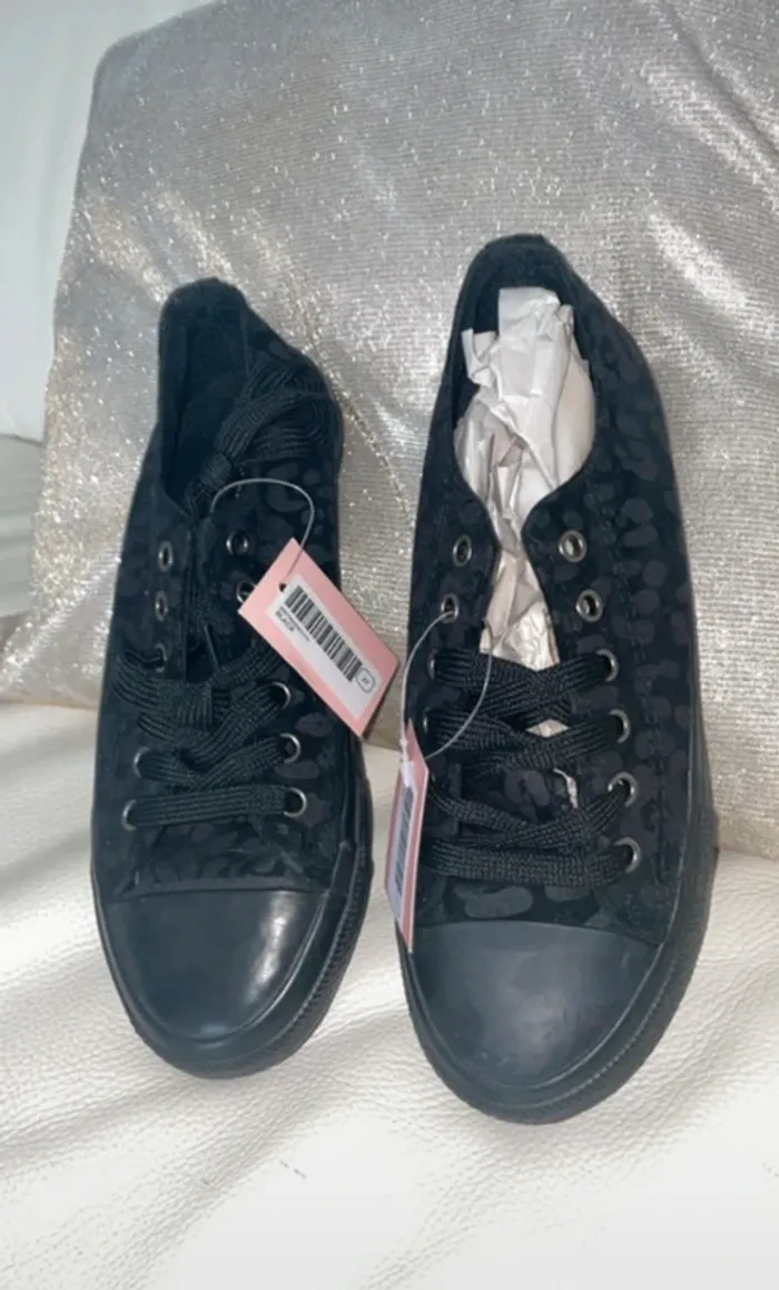 Baskets basses noires léopard Merry Scott T.37 neuves