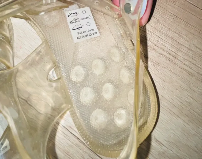 Chaussures plastiques pour la mer taille 33 - photo numéro 2