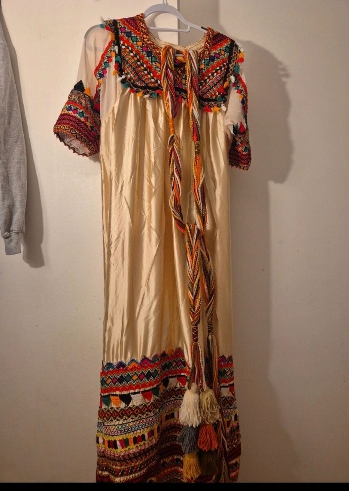 Robe kabyle avec aguousse porter 2 fois