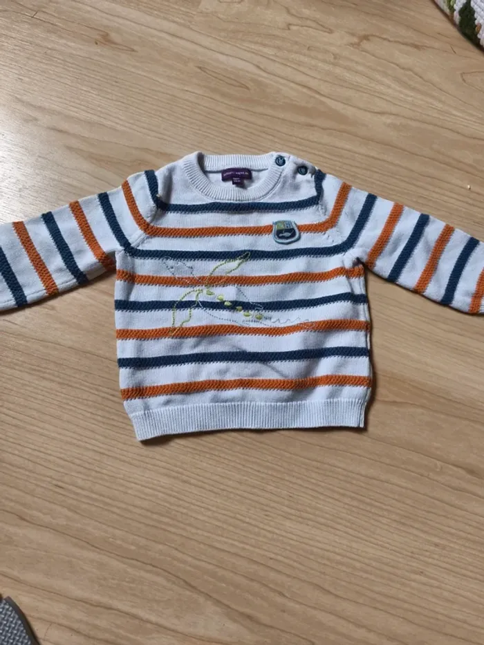 Petit pull léger dragon
