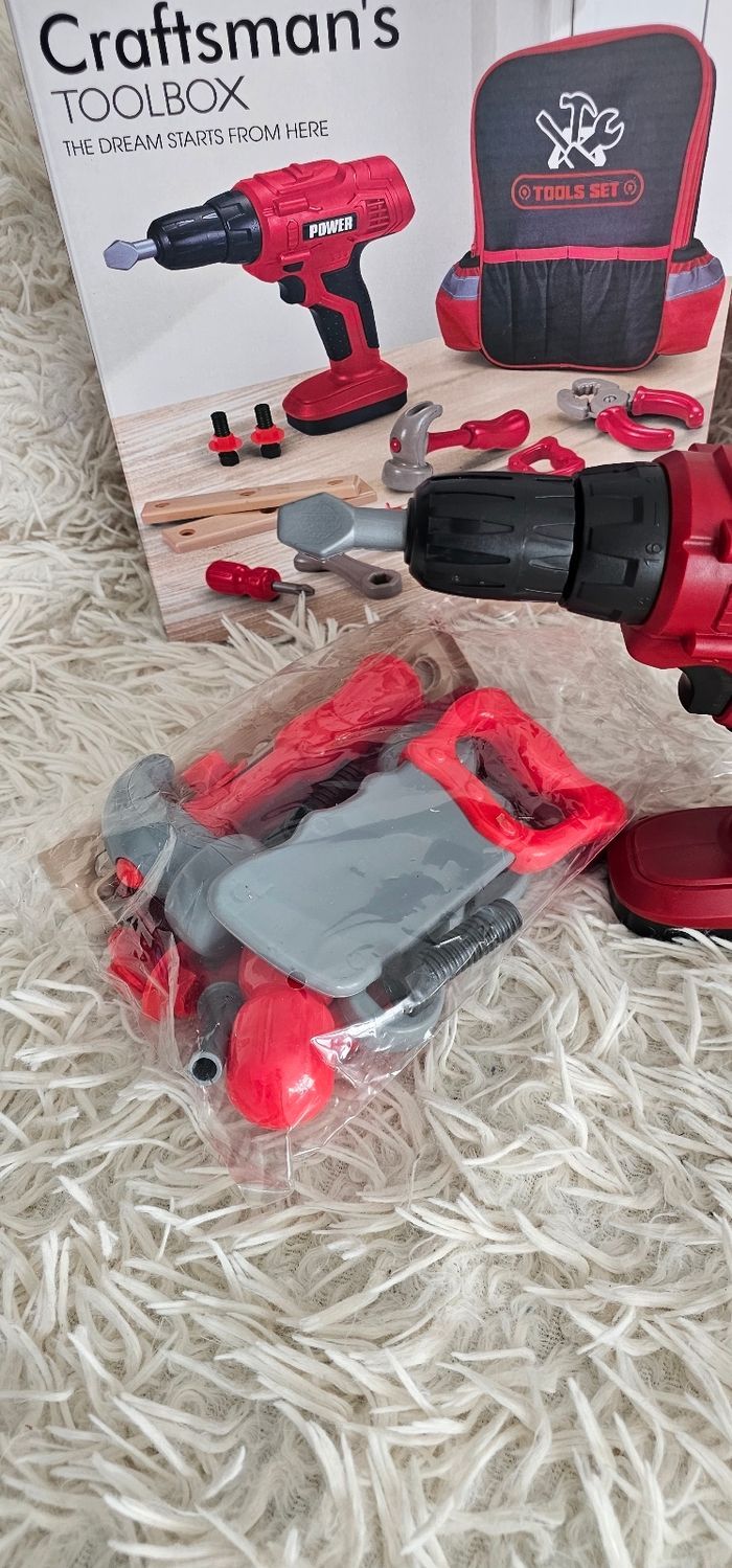 Mon sac a outils 🔧 avec visseuse électronique comme papa ! - photo numéro 3