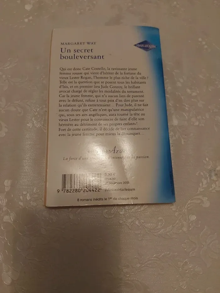 Livre Harlequin Un secret bouleversant - photo numéro 2