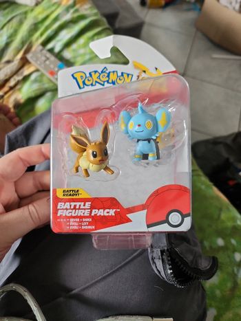 Figurine pokemon battle
