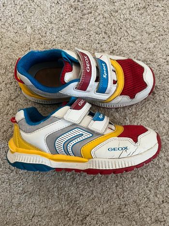 Basket Geox Multicolore taille 32💫