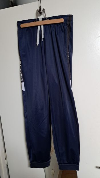 Jogging airness taille 12 ans 