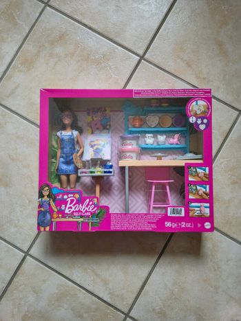 Coffret poupée Barbie artistique + accessoires poterie self care