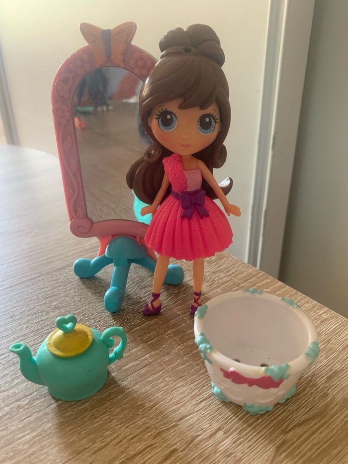 Poupée pet shop + accessoires